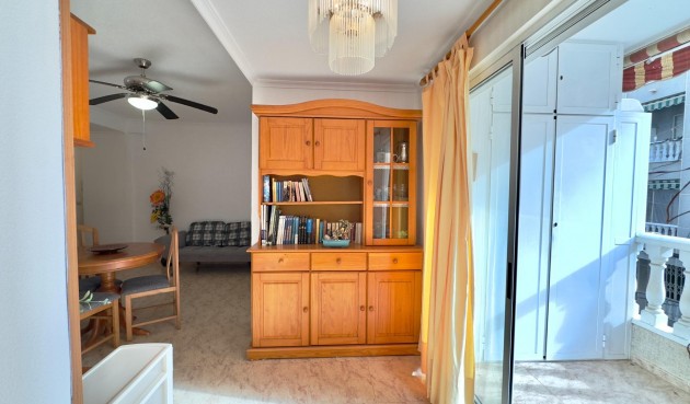 Resale - Apartment -
Torrevieja - Centro