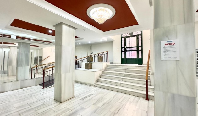 Resale - Apartment -
Torrevieja - Centro