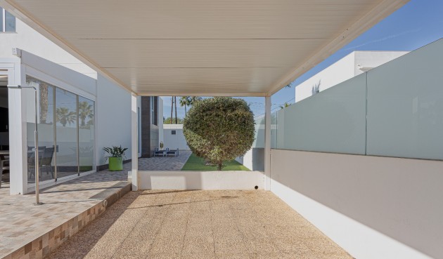 Brukt - Villa -
Orihuela Costa - Costa Blanca