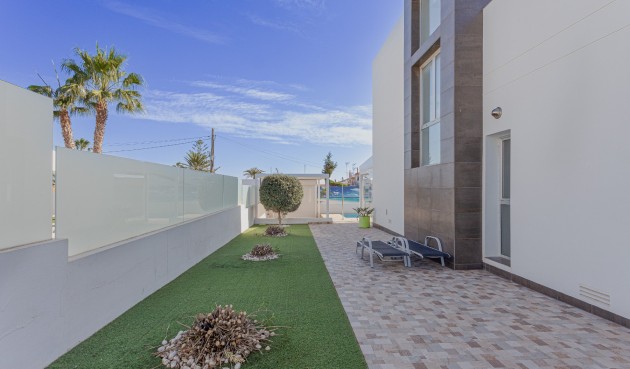 Brukt - Villa -
Orihuela Costa - Costa Blanca