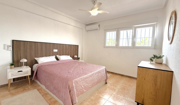 Reventa - Ático -
Torrevieja - Costa Blanca