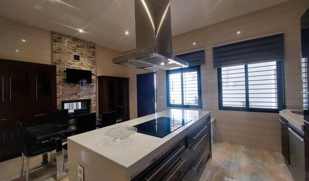 Brukt - Villa -
Pilar de la Horadada - Costa Blanca