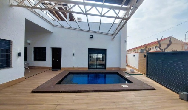 Brukt - Villa -
Pilar de la Horadada - Costa Blanca