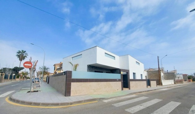 Brukt - Villa -
Pilar de la Horadada - Costa Blanca