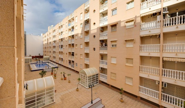 Reventa - Apartment -
Torrevieja - Centro