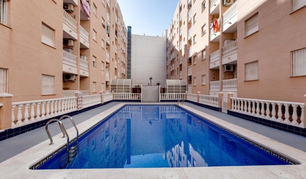 Reventa - Apartment -
Torrevieja - Centro