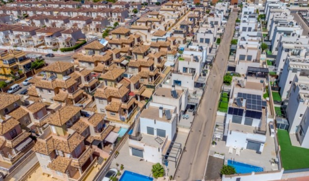 Brukt - Villa -
Torrevieja - Costa Blanca