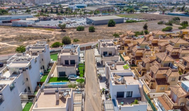 Brukt - Villa -
Torrevieja - Costa Blanca