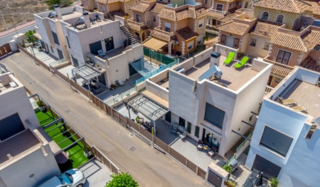 Brukt - Villa -
Torrevieja - Costa Blanca