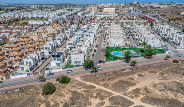 Brukt - Villa -
Torrevieja - Costa Blanca