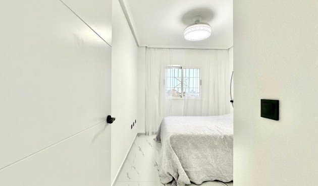 Brukt - Bungalow -
Orihuela Costa - Playa Flamenca Norte