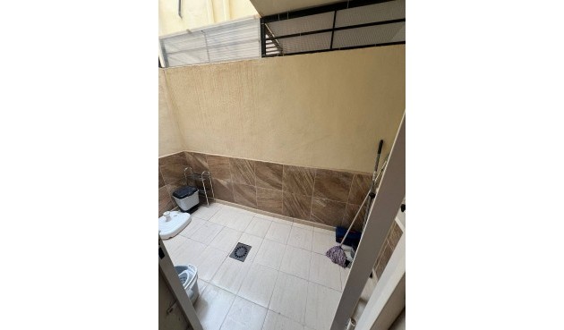 Resale - Bungalow -
Orihuela Costa - La Florida