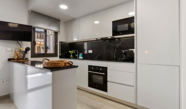 Resale - Apartment -
Torrevieja - Costa Blanca