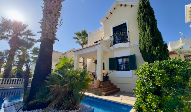 Brukt - Villa -
Orihuela Costa - Costa Blanca
