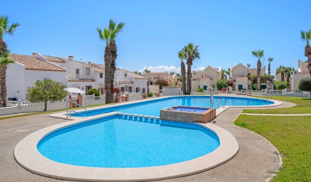 Brukt - Villa -
Orihuela Costa - Costa Blanca