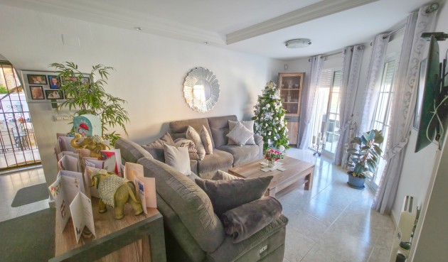 Brukt - Villa -
Villamartin - Costa Blanca