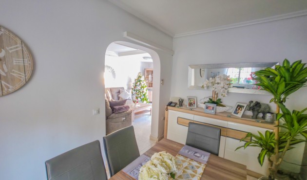 Brukt - Villa -
Villamartin - Costa Blanca