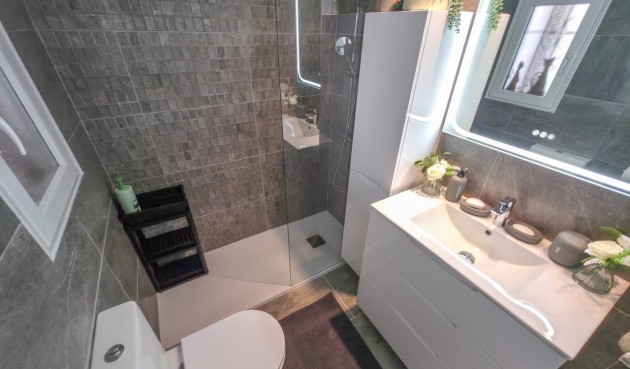 Brukt - Villa -
Villamartin - Costa Blanca