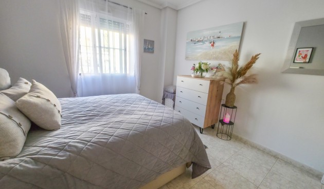 Brukt - Villa -
Villamartin - Costa Blanca