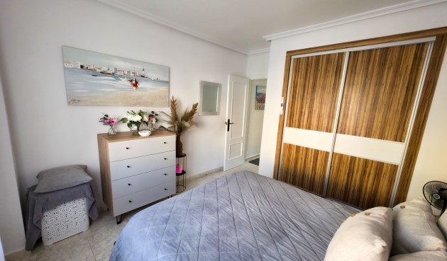 Brukt - Villa -
Villamartin - Costa Blanca