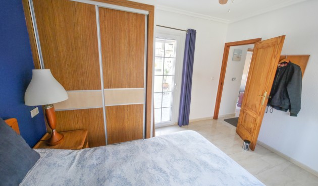 Brukt - Villa -
Villamartin - Costa Blanca