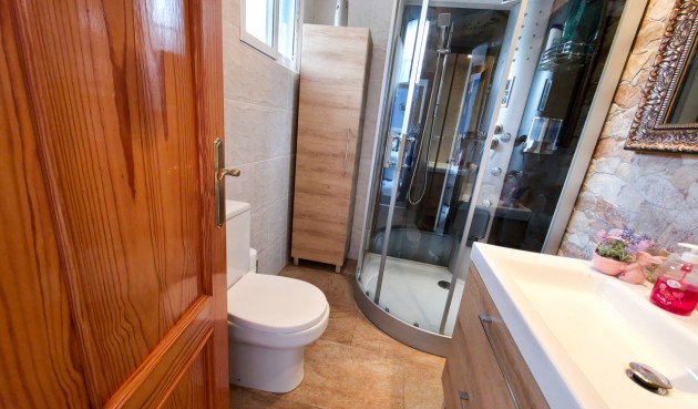 Brukt - Villa -
Villamartin - Costa Blanca