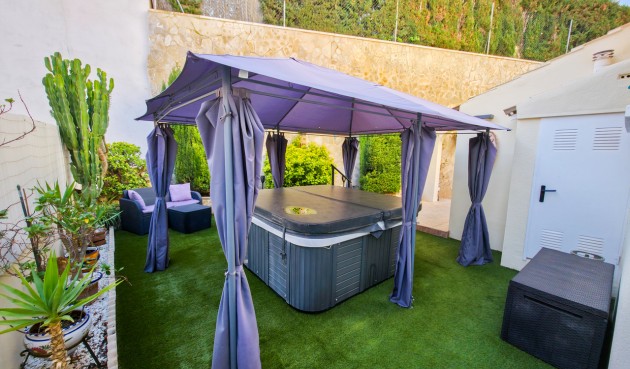 Brukt - Villa -
Villamartin - Costa Blanca