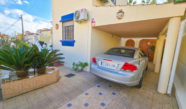 Brukt - Villa -
Villamartin - Costa Blanca