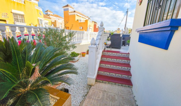 Brukt - Villa -
Villamartin - Costa Blanca