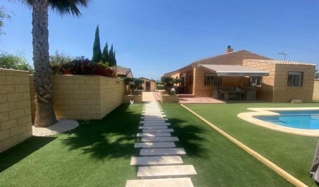 Brukt - Villa -
Albatera - Campo De Albatera