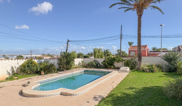 Brukt - Villa -
Los Balcones - Costa Blanca