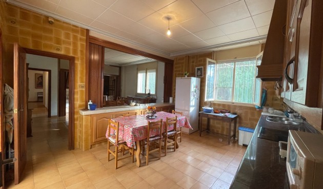 Brukt - Villa -
Elche - Costa Blanca