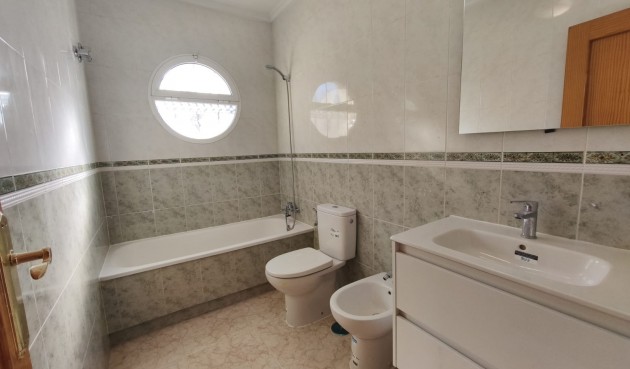 Brukt - Bungalow -
Orihuela Costa - Costa Blanca