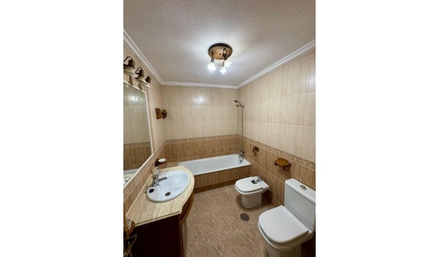 Brukt - Apartment -
Torrevieja - Centro