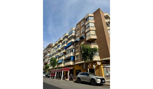 Brukt - Apartment -
Torrevieja - Centro