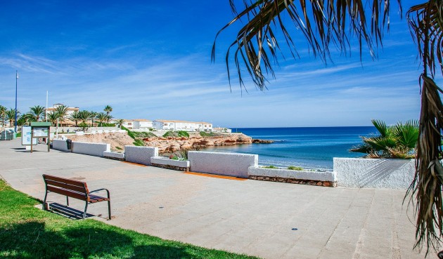 Brukt - Villa -
Orihuela Costa - Costa Blanca