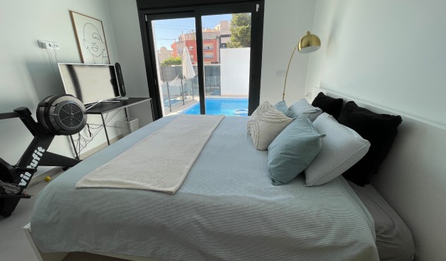 Brukt - Villa -
Formentera del Segura - Costa Blanca