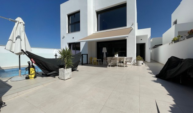 Brukt - Villa -
Formentera del Segura - Costa Blanca
