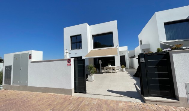 Brukt - Villa -
Formentera del Segura - Costa Blanca