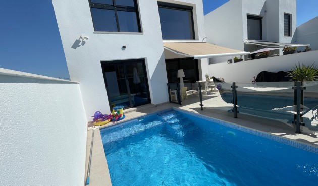 Brukt - Villa -
Formentera del Segura - Costa Blanca