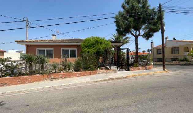 Brukt - Villa -
Benijofar - Costa Blanca