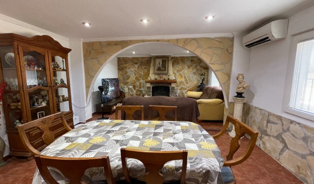 Reventa - Villa -
Crevillent - Inland
