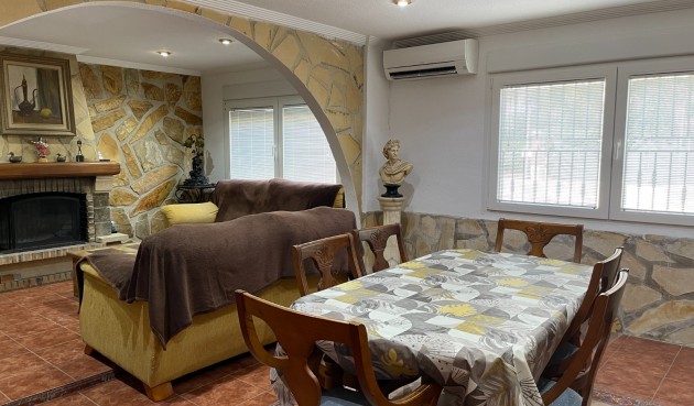 Reventa - Villa -
Crevillent - Inland