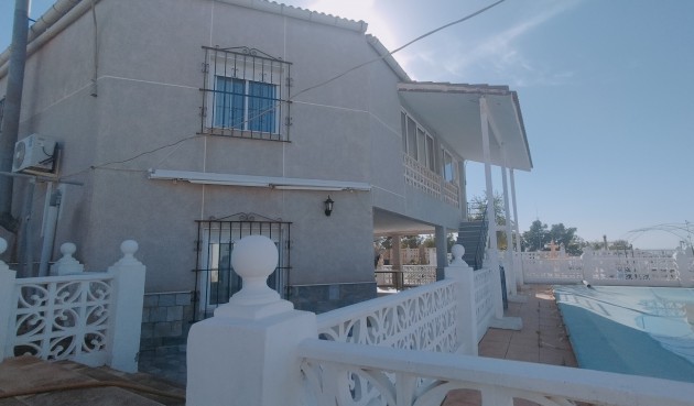 Brukt - Villa -
Crevillent - Inland