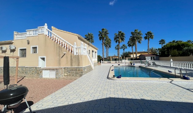 Resale - Villa -
Catral - Costa Blanca