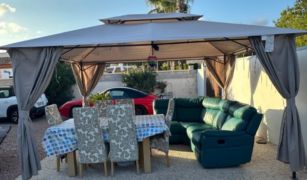 Brukt - Villa -
Hondón de las Nieves - Inland