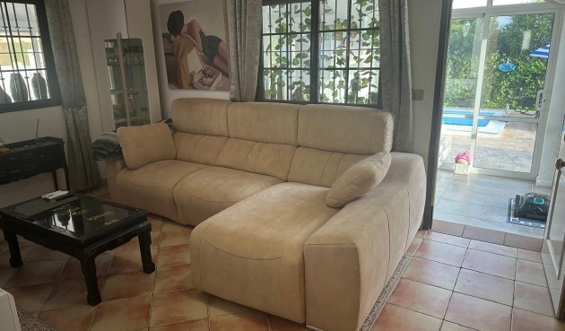 Brukt - Villa -
Hondón de las Nieves - Inland