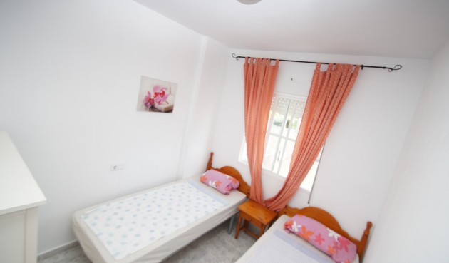 Brukt - Bungalow -
Orihuela Costa - Costa Blanca