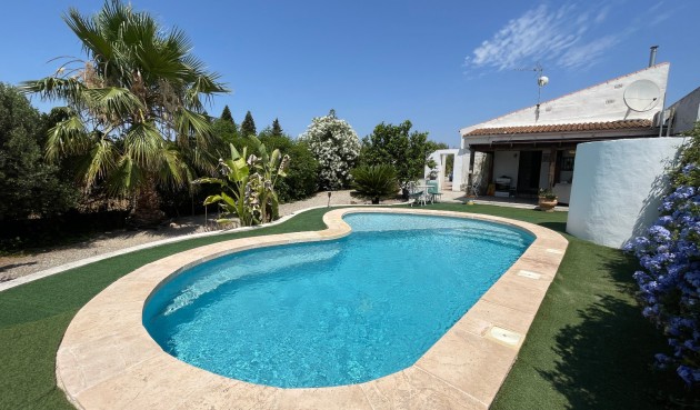 Resale - Villa -
Daya Nueva - Costa Blanca