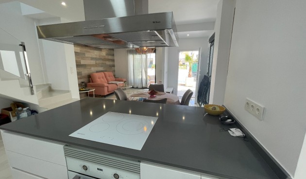 Återförsäljning - Villa -
Benijofar - Costa Blanca